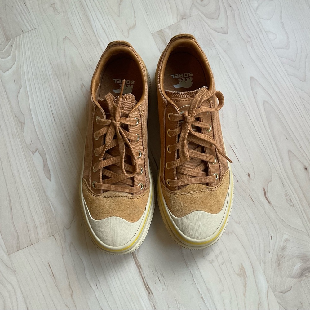 Sorel Scout n About Canyon Gold/Gold Leaf Canvas Low-Top Sneakers, size 8